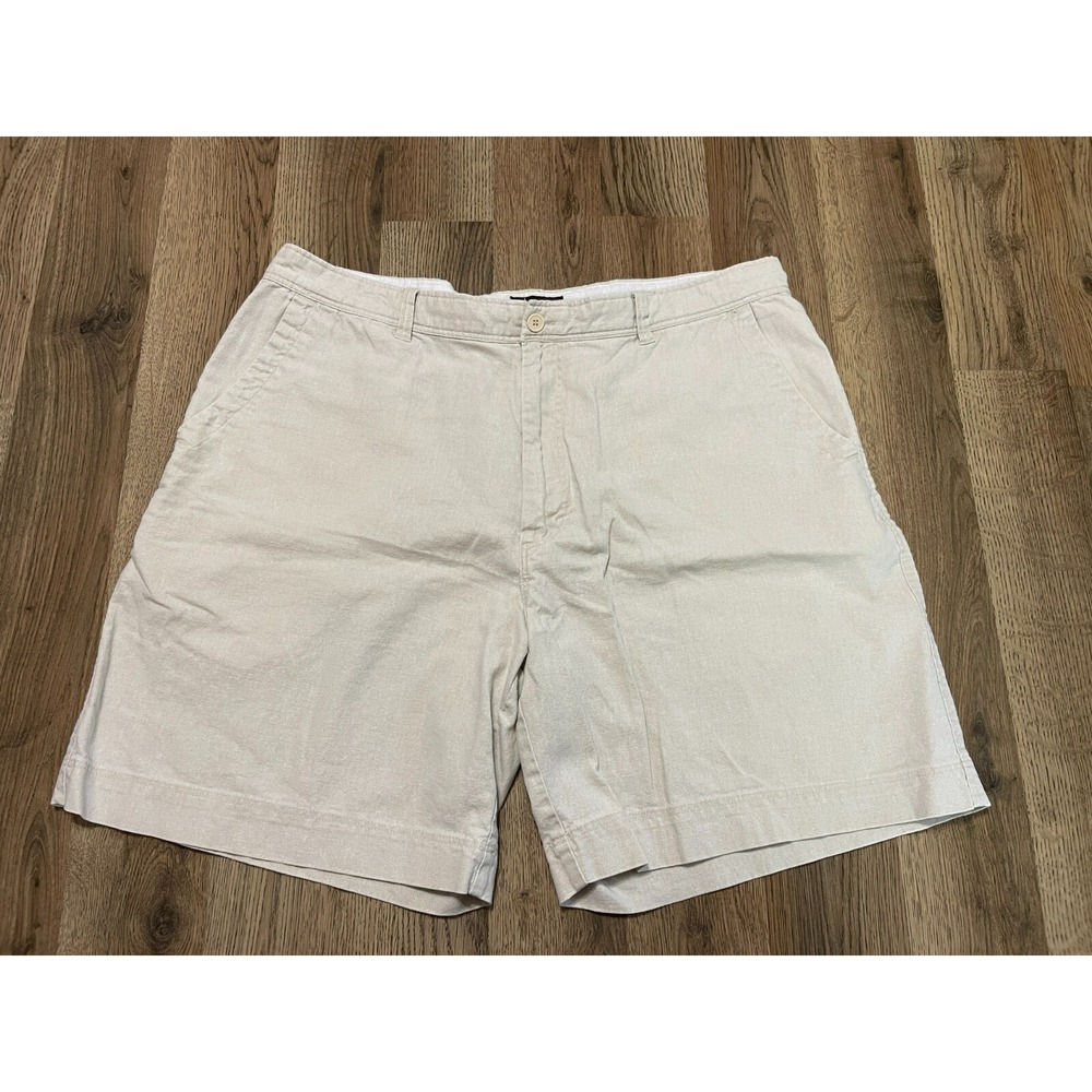 Red Macaw Shorts, Men's Size 38, Off White, Casual Shorts